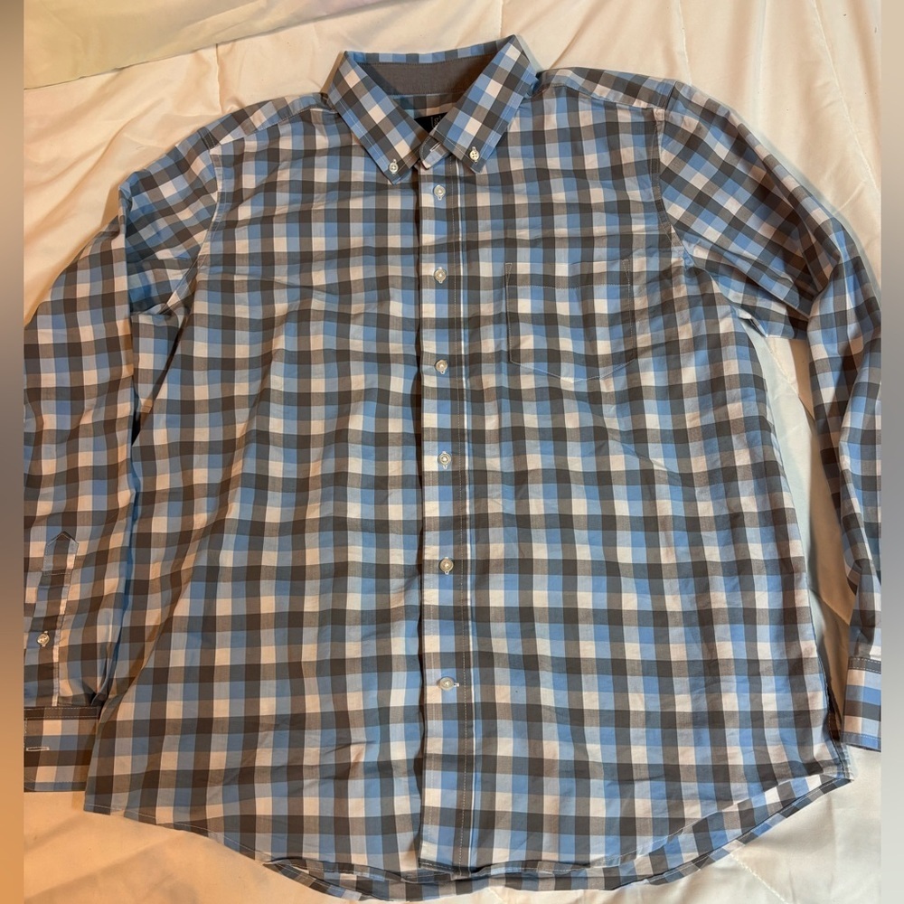 Men’s Large George Blue and White Checkered Men's button down  Shirt